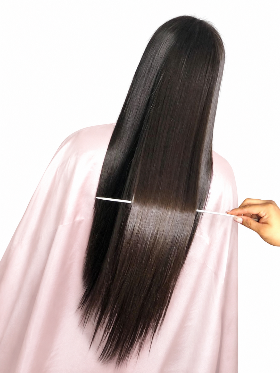 Depois: cabelo alinhado e com brilho espelhado após a progressiva